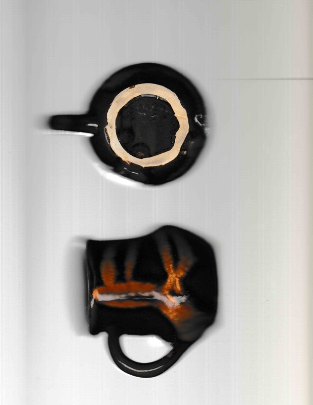 two identical tea mugs, the topmost mug, scanned directly from the bottom, and the bottommost mug scanned from the side.